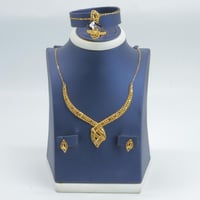 طقم ذهب عيار 21 وزن 8.3 جرام