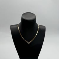 عقد ذهب الفلات تصميم الماسي باللون عيار 18 وزن 6.5...