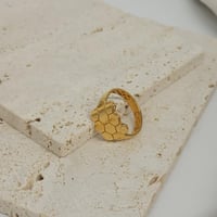 خاتم بتصميم خلية النحل ذهب عيار 21