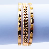 بكج ثلاث غوايش ذهب عيار 21 وزن 15.9 جرام تصميم صند...