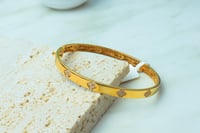 اسوارة ذهب عيار 21 بتصميم الماسي بوزن 13.1 جرام