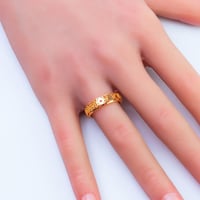 خاتم ذهب عيار 21 تصميم مزخرف ناعم وزن 1.2 جرام – أ...