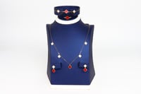 طقم ذهب فان كليف بتصميم الماسي عيار 18 بالوان متعد...