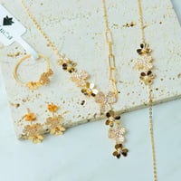 طقم ذهب عيار 21 شكل الوردات بتصميم الجنزير 11.4 جر...