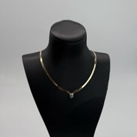 عقد ذهب الفلات تصميم الماسي باللون الفيروزي عيار 1...