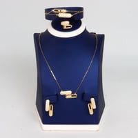 طقم ذهب المسيكاء تصميم ايطالي عيار 18 وزن 11.1 جرا...