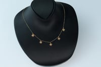 شوكر ذهب نواعم بشكل مربعات عيار 18 بوزن 0.7 جرام