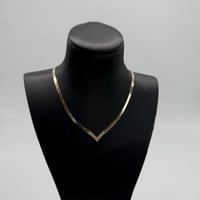 عقد ذهب الفلات تصميم الماسي باللون عيار 18 وزن 6.5...