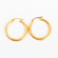 حلق ذهب مقمش عيار 18 وزن 2.2 جرام