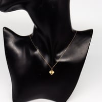 سلسال ذهب الفان كليف نواعم بلمسه الماسية عيار 18 و...