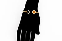 اسوارة فان كليف ذهب تصميم راقي عيار 18 وزن 8.3 جرا...