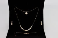 طقم ميسيكا ذهب عيار 18 وزنه 6.6 جرام