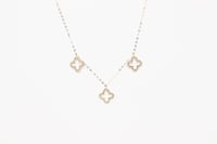 تشوكر ذهب الفان كليف ثلاث وردات ذهب صافي عيار 18