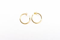 حلق كارتير ذهب تصميم المسمار الفخم عيار 18 وزن 3.7...