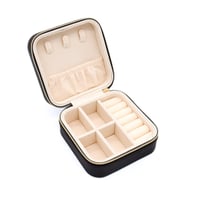 حقيبة صندوق ْمجوهرات من كنوز متوفر بلونين - حجم صغ...