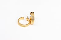 حلق ذهب تصميم فرزاتشي ذهب صافي عيار 18 وزن 3.5 جرا...