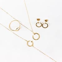 طقم كارتير نواعم بناتي ذهب تصميم فاخر لأطلالة فريد...