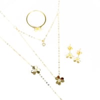 طقم الوردة ترندي عيار 18