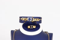 طقم جنزير ذهب موديل CD عيار 18 وزن 15.9 جرام