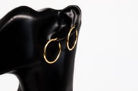 حلق ذهب سادة تصميم ايطالي عيار 18 وزن 1.5 جرام