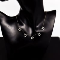 تشوكر ذهب الفان كليف تصميم الماسي عيار 18 الوزن: 1...