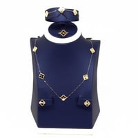 طقم تشوكر الفان كليف خمس وردات عيار 18