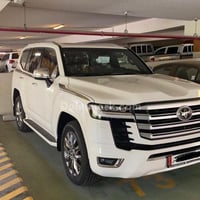 خط لاندكروزر 2022 VXR قطري 3M