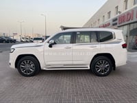 خط لاندكروزر 2022 VXR قطري