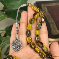 سبحة من حجر عين النمر الطبيعي قصة صندوقية (طرابزون...