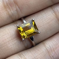 خاتم من حجر السترين الطبيعي قصة مربعة