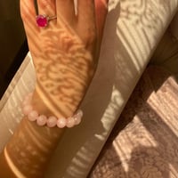 اسوارة حجر الكوارتز الوردي ( حجر الحب )