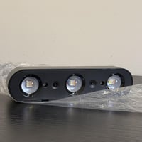 إنارة جدارية ملونة 3 عدسات بالطاقة الشمسية