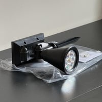 كشاف شجر يغرس ملون بالطاقة الشمسية