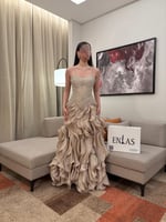 فستان خيالي لون بيج تطريز شك مع كلوش كرنكل