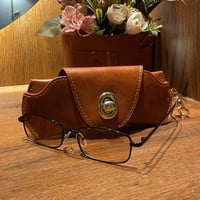 نظارة ليموني بـ إطار اسود