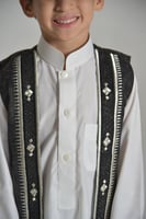 سديري و ثوب العيد - رصاصي/فضي