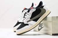 Travis Scott x Air Jordan 1 Low Oliv