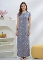 قميص نص كُم بقصه مميزة و دانتيل بالكتف ، نقشة الفر...