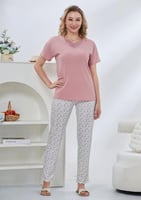 بجامة نوم قطعتين نص كُم ،مزخرف بالدانتيل بالصدر و...