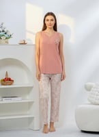 بجامة نوم قطعتين بدون أكمام بنقشة أنثوية .