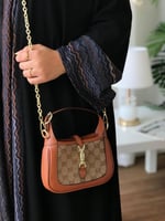 شنط قوتشي كوالتي كريستال ناعم الحجم موضح بالصور