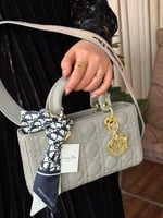 شنط ديور درجة اولى التصميم المستطيل حجم وسط