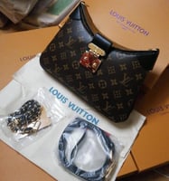 شنط لويس فيتون كوالتي مع كامل الملحقات الحجم وسط