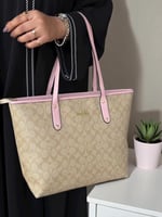 شنط كوتش ماستر الحجم موضح بالصور يتوفر عدة ألوان