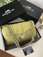 شنط كوتش كوالتي الحجم وسط اكسسوار فضي يتوفر عدة أل...