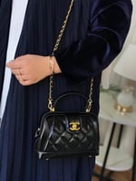 شنط شانيل هاي كوالتي الحجم موضح بالصور مع الملحقات