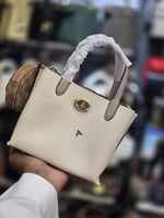 شنط كوتش هاي كوالتي حجم صغير يتوفر عدة الوان