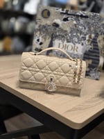 شنط ديور هاي كوالتي