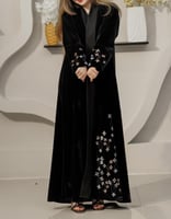 عباية مخمل مطرزه