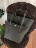 شنط لاكوست هاي كوالتي يتوفر حجمين